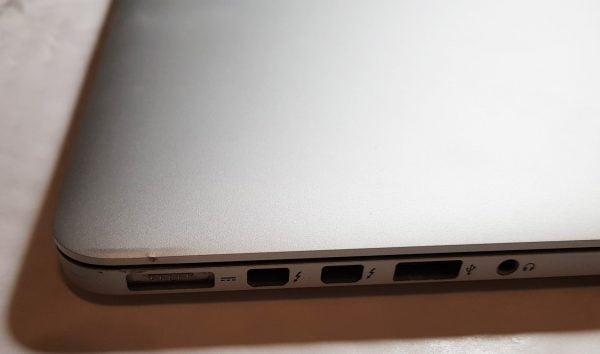 Boxed 2015 Apple MacBook Pro 15.4 inch Retina. Quad Core i7 2.8GHz. 512GB. 16GB. MJLQ2B/A