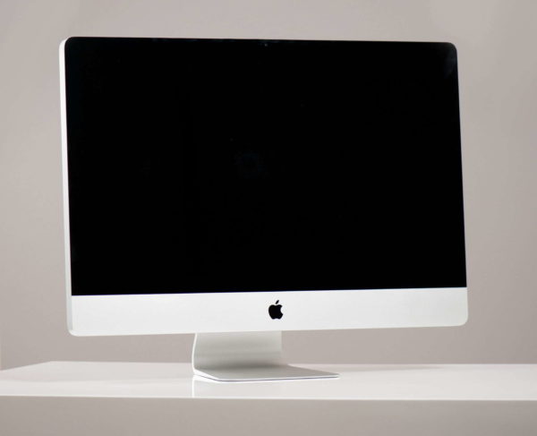 Apple iMac Desktop 27 inch – Intel Quad Core i7 3.4 GHz. AMD GPU. MD063B/A