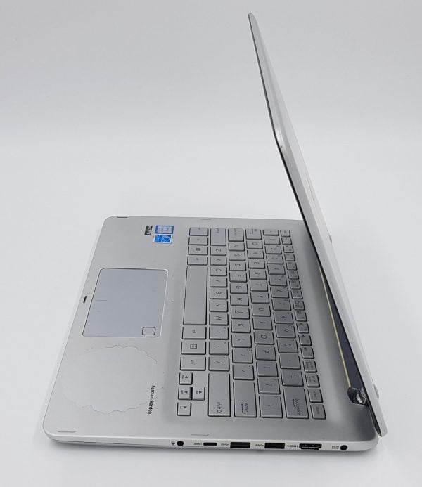 Asus Q304UA-BI5T24 13.3 Inch Foldable Laptop. Intel i5-7200. 8GB DDR4.