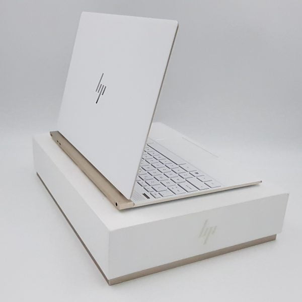 Boxed HP Spectre 13-af004na 13.3″ 4K  Ultra HD Laptop. Intel i5. 8GB. 256GB SSD. Ceramic White